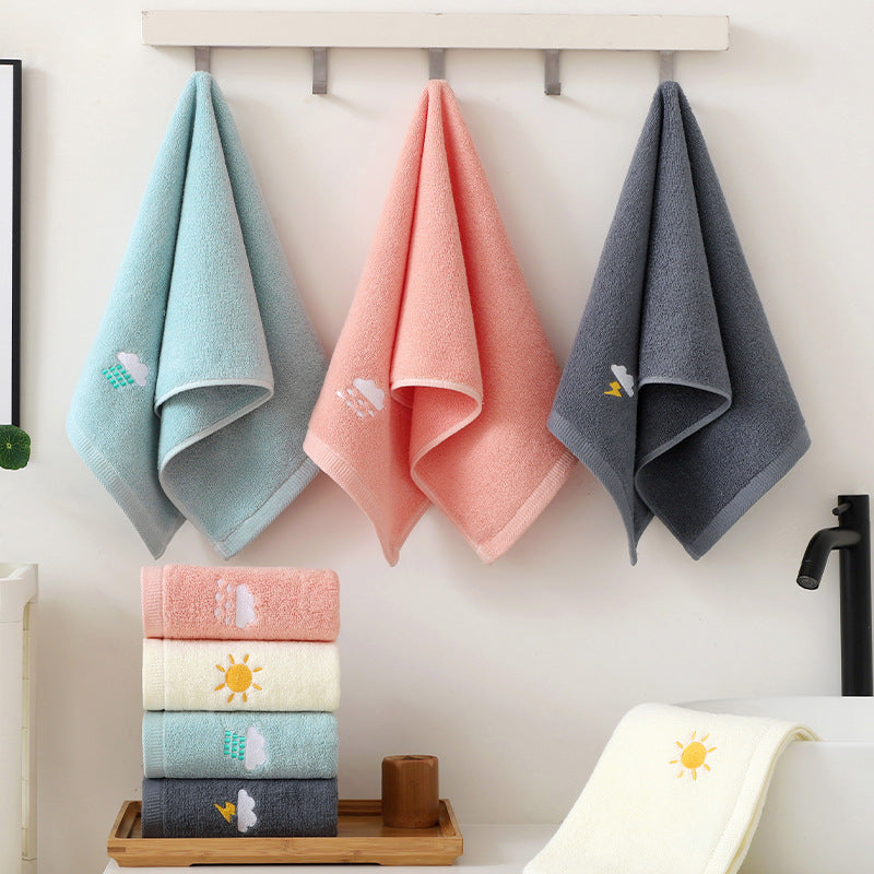 Embroidered towel made of pure cotton - soft and absorbent (74x34cm)