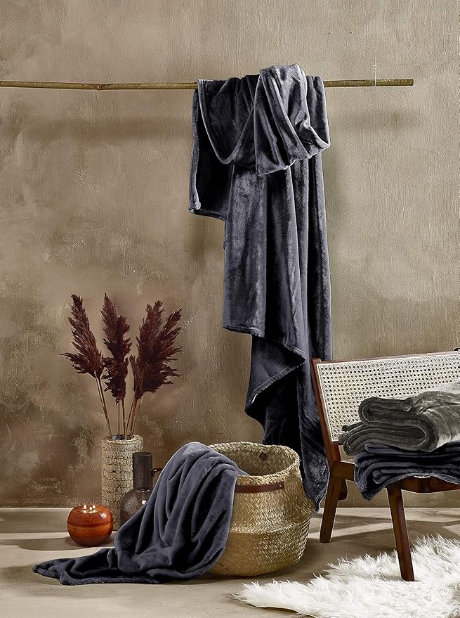 Cosy Throw Blanket – Steeple Grey – Soft Fleece Plaid, Warm & Elegant Home Accessory