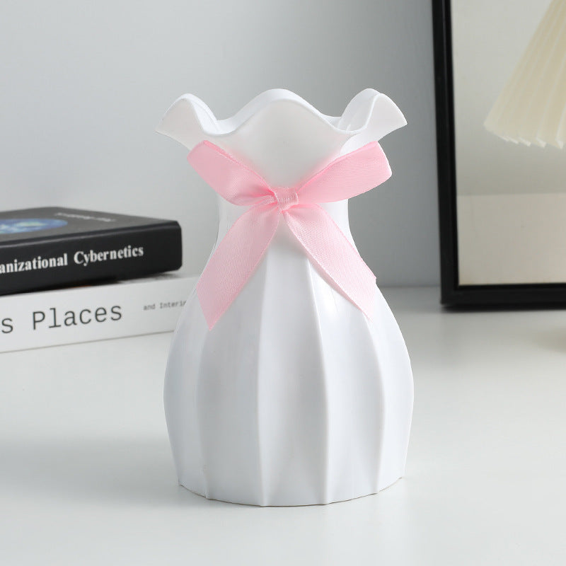 Nordische Vase aus tropffestem Kunststoff - elegante Wohnkultur