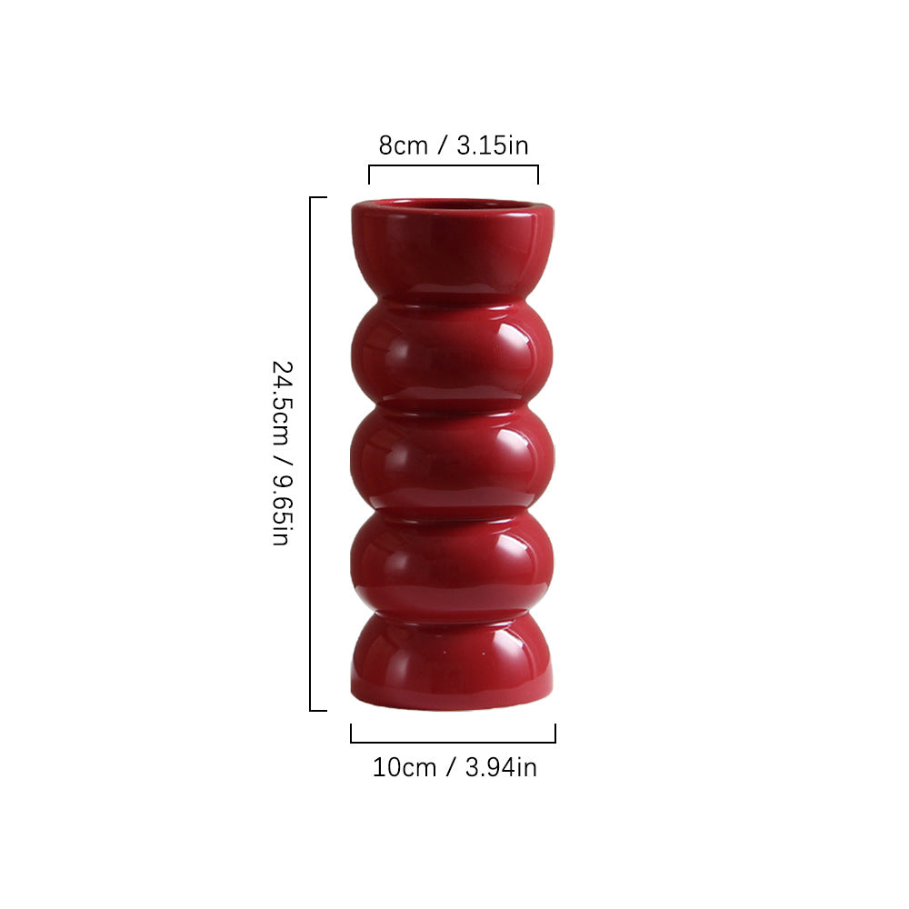 Vase aus weißer Keramik im nordischen Stil - Kunstdekoration