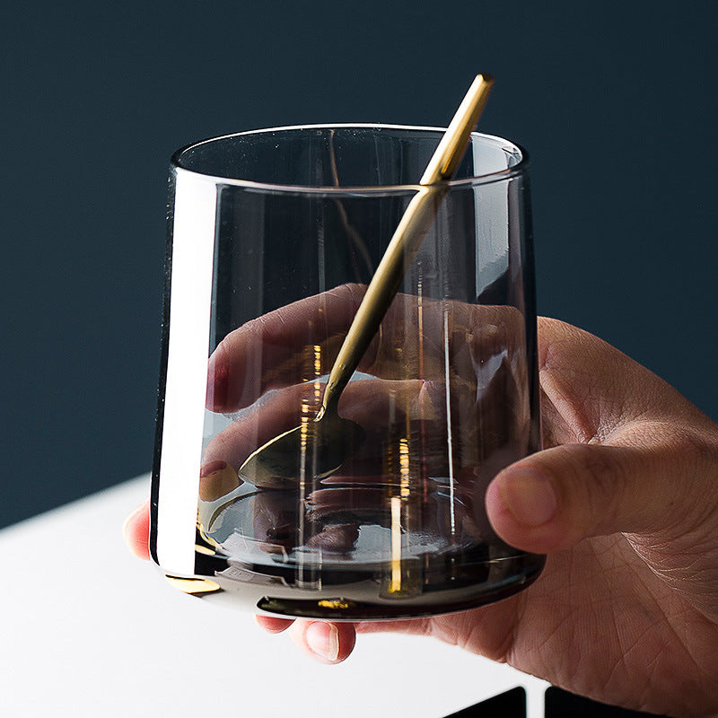 hitzebeständiger transparenter Glasbecher für Wein und Mundwasser