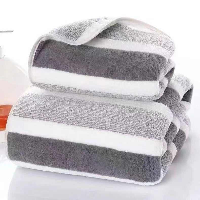 Weiches und saugfähiges Wasch- und Badetuch-Set