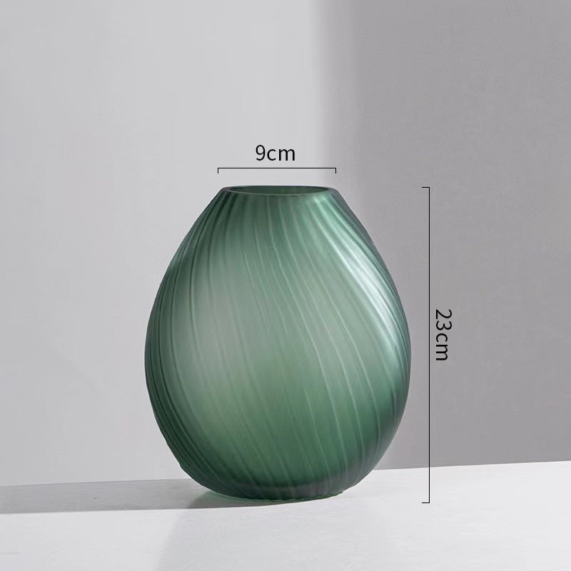 Vase aus nordischem Milchglas - elegante Wohnkultur
