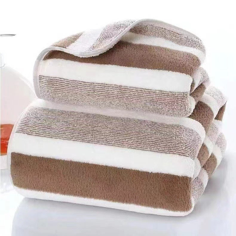 Weiches und saugfähiges Wasch- und Badetuch-Set